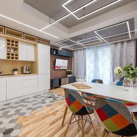 アパート One Bedroom Cybernetyki Street *